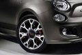 La nuova serie speciale si presenta con la vernice bicolore metallizzata con tetto e linea di cintura in nero vesuvio, body in grigio colosseo, le calotte degli specchi satinate, i cerchi in lega diamantati specifici da 16 pollici.