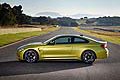 La nuova BMW M3 berlina e la nuova BMW M4 Coup si presentano con un corpo vettura largo e basso.