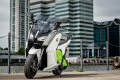 o scooter sar equipaggiato con i nuovi pneumatici Metzeler Feelgreen a bassa resistenza al rotolamento, grazie al peso contenuto, una mescola a bassa isteresi, un nuovo disegno del battistrada e un nuovo profilo specificatamente progettati.