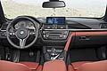 Sulla BMW M4 Cabrio sono disponibili tutti i dispositivi di assistenza del guidatore e servizi di mobilit di BMW ConnectedDrive. 