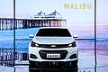 Ancora pi lunga rispetto alla generazione precedente, la Chevrolet Malibu presenta linee muscolose e scolpite.