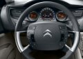 Citroen C5 adotta, inoltre, il nuovo sistema di navigazione eMyWay associato alla Connecting Box, che comprende la presa Jack, la presa USB e il Kit vivavoce Bluetooth.