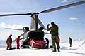 Ferrari Four scaricata dal CH-47 Chinook del Primo Reggimento Antares di Viterbo ai 2350 metri di quota del Plan de Corones sulle Dolomiti in Alto Adige