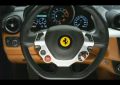 Volante e quadro della Ferrari FF