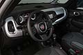 Inoltre, la Fiat 500L Beats Edition offre alcuni importanti contenuti: climatizzatore automatico, alzacristalli elettrici posteriori, fendinebbia, sistema Traction+, cerchi in lega da 17 pollici, sistema Uconnect con touchscreen da 5 pollici.