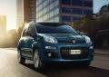 Il lancio commerciale vede lofferta di due allestimenti: Pop a 2 posti ed Easy a 4 posti.