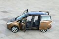 La gamma si articoler inizialmente su due motorizzazioni, il 1400 cc da 90 CV a benzina e il 1600 cc TDCi da 95 CV turbodiesel. 