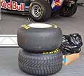 Area Paddock pneomatici Pirelli F1. Gomme slick e gomme rain