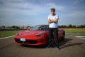 Lo chef britannico Gordon Ramsay, appassionato ferrarista, ha vissuto una giornata speciale in casa Ferrari, visitando le aree produttive e giudicando anche i cuochi del Ristorante aziendale del Cavallino.