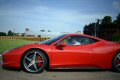 Gordon Ramsay poi  stato accompagnato dal collaudatore Raffaele de Simone sul circuito di Fiorano.