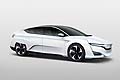 La Honda FCV Concept si configura come unulteriore evoluzione della FCX Clarity e rappresenta il punto di partenza della produzione in serie di vetture a idrogeno. 