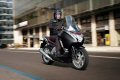 Un po scooter e un po moto, Honda Integra, aspira ad integrare la comodit duso del primo con le prestazioni dinamiche della seconda