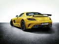 Il retro della SLS AMG Coup Black Series vanta lo stesso look muscoloso del frontale con i due terminali cromati doppi a sezione quadrata che ne sottolineano la potenza.