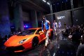 Mosca fashion show: Lamborghini Aventador LP 700-4 ad accompagnare la supersportiva di lusso, una sfilata di moda della Collezione Automobili Lamborghini
