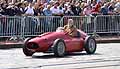 Gigi Brandoli alla guida della monoposto Lancia Marino del 1953 costruita dal padre Marino Brandoli