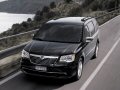 Troviamo anche la Lancia Voyager Platinum equipaggiata con il turbo diesel 2.8L da 163 CV Euro5, punto di riferimento nel segmento dei grandi monovolume.