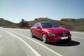 Nella CLA sono anche disponibili il pacchetto di assistenza alla guida con Blind Spot Assist e sistema antisbandamento o il sistema di assistenza abbaglianti adattivi.