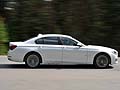 Nuova BMW Serie 7 con nuove motorizzazioni rivisitate che definiscono dei parametri di riferimento a livello di potenza ed efficienza. Cambio automatico a otto rapporti di serie