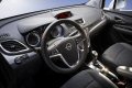 Opel Mokka, con i suoi 4,28 metri di lunghezza, promette spazio e comfort per cinque occupanti, senza dimenticare un ricco corredo tecnologico. 