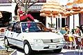 Versatile e compatta, la transalpina Peugeot 205 festeggia trentanni di onorata carriera ripercorrendo le tappe della sua gloriosa permanenza sul mercato.