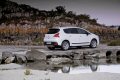 Peugeot 3008 Hybrid4 adotta una tecnologia ibrida, abbinata a quattro ruote motrici ed al sistema e-Hdi