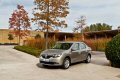  Presentata in veste di anteprima al Salone di Istanbul insieme allaltra premiere del salone turco Fluence, la Renault Symbol, si aggiorna per offrire tutte le caratteristiche richieste dalla clientela di Paesi emergenti come Turchia, Algeria e Tunisia.