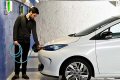 ZOE  dotata di Z.E. Voice, un suono esterno che avverte i pedoni dellarrivo del veicolo e che consente di valutarne la velocit. 