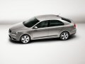 Dinamismo e stile caratterizzano la nuova generazione di Seat Toledo, pronta per il lancio commerciale del 2013. 