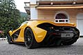 Il propulsore della McLaren P1  un V8 biturbo 3.8 litri M838TQ capace, in accoppiata ad un motore elettrico da 176 CV, di generare 916 CV ed una coppia massima di 900 Nm.