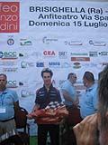 Bruno Senna che mostra il trofeo vinto al Trofeo Lorenzo Bandini edizione 2012