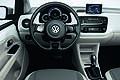 Esteticamente la Volkswagen e-up!, che inaugura di fatto un nuovo capitolo nella mobilit sostenibile, marca una differenza sostanziale rispetto ad altri modelli della fortunata gamma di Wolfsburg.