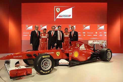 Ferrari - Foto di Gruppo con i piloti Ferrari