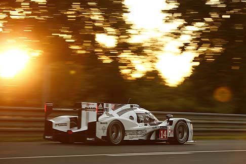 Porsche - I riflettori sono giustamente puntati sulla Toyota TS040, favorita assoluta, guidata da Sbastien Buemi, Anthony Davidson e Nicolas Lapierre. Il secondo equipaggio  composto dal giapponese Kazuki Nakajima e laustriaco Alexander Wurz