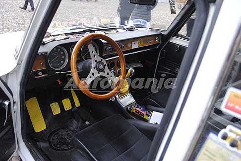 La Furiosa - Alfa Romeo Giulia Super restauro sportivo interno vettura a Piazza Castello a Ferrara