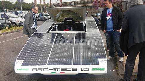 Prototipo solare - Archimede Solar Car 1.0 prototipo presentato a Catania