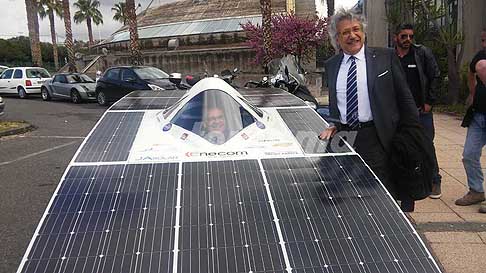 Prototipo solare - Archimede Solar Car alla guida il sindaco di Catania Enzo Bianco e il Professor Lanzafame