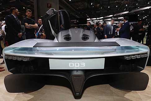 Aston Martin - Aston Martin AM RB-003 posteriore futuristico e sportivo