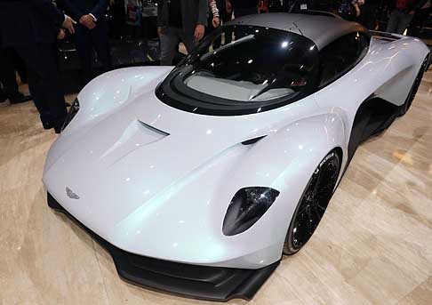 Aston Martin - Aston Martin AM RB-003 supercar a motore centrale ispirati dalla Formula 1