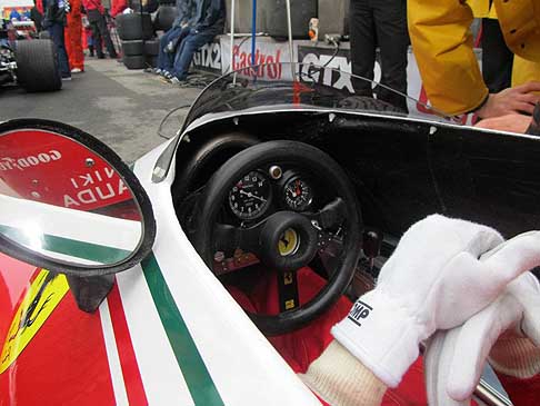 Film di Niki Luda - Atmosphere volante ferrari e pilota del film Rush