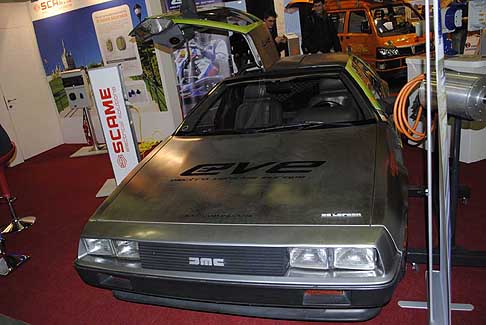 DeLorean MC 12 - Back to the Future e auto DeLorean MC 12 usata nel Film, in uscita il libro