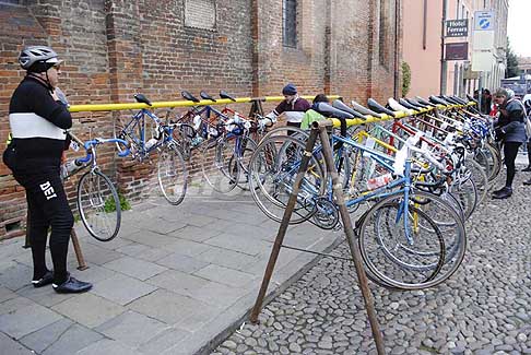 La Furiosa - Biciclette depoca fine corsa a Piazza Castello a Ferrara