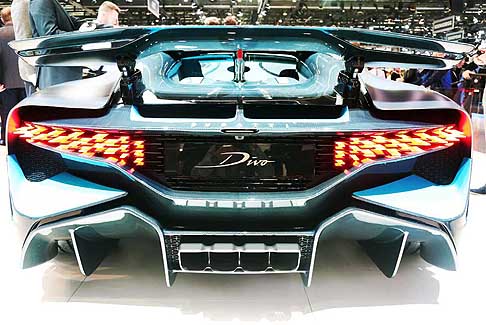 Bugatti - Bugatti Divo con super spoiler posteriore