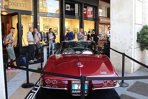 Chevrolet Corvette - Corvette C2 L88 Convertible esposta a Eddy Monetti Milano moda uomo