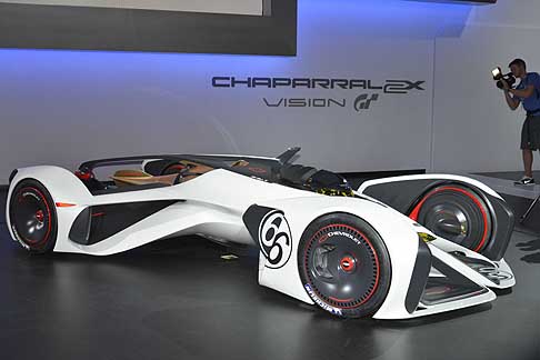 Chevrolet - Chevrolet Chaparral 2X Vision Gran Tursimo concept car dotato di laser che  alimentato da batterie agli ioni di litio e un generatore ad aria aiuta la macchina a produrre 900 CV