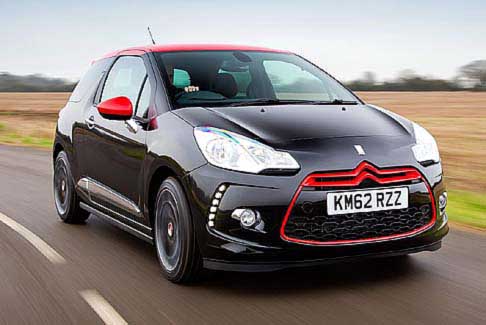 Citroen - La Citroen DS3 DSport Red Special Edition dispone nellequipaggiamento di serie, anche del pacchetto City Signature che mette a disposizione tergicristalli e fari ad avvio automatico