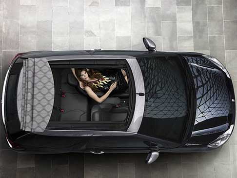 Citroen - Citroen DS3 variante cabrio con tetto aperto