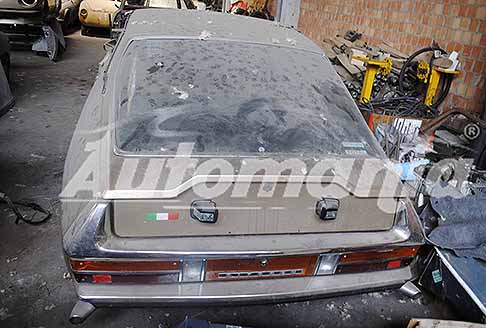 Vintage Cars - Citroen SM retrotreno con fari squadrati, rara auto storica rinvenuta in un capannone da Automania