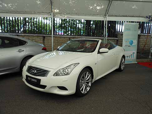 Infiniti - Infiniti G37 Cabrio auto bianca