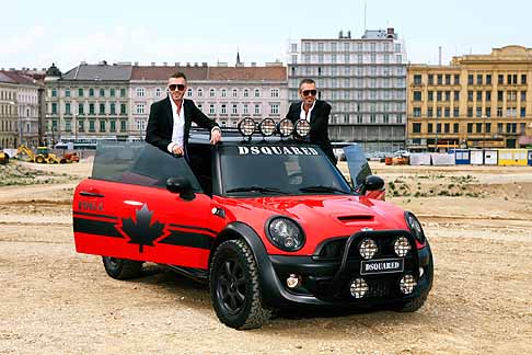 Mini - Dean e Dan Caten presentano la Mini Life Ball 2011 disegnata da Dsquared