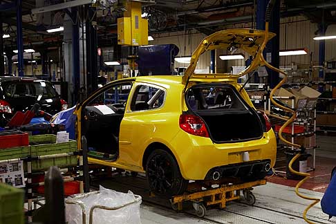 Renault - 2012 Dieppe Renault Plant - Renault Clio III RS assembly line